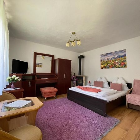 Apartmany Pod Troma Korunami Červený Kláštor المظهر الخارجي الصورة