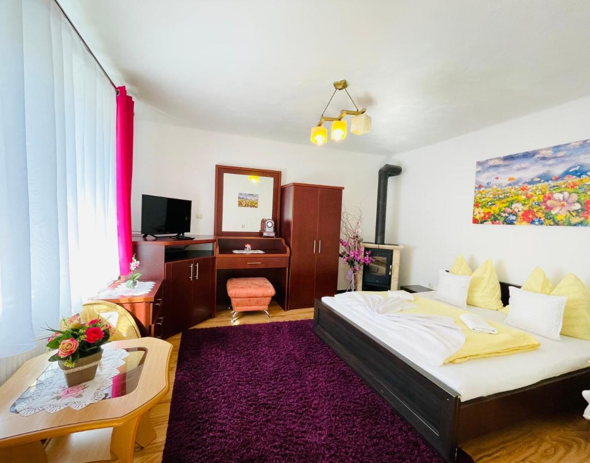 Apartmany Pod Troma Korunami Červený Kláštor المظهر الخارجي الصورة