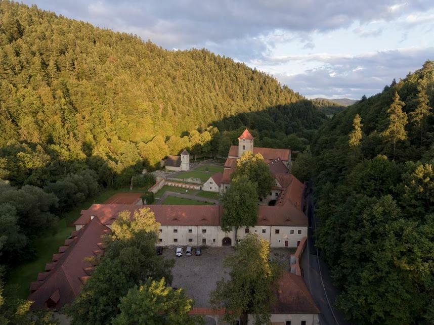 Apartmany Pod Troma Korunami Červený Kláštor المظهر الخارجي الصورة